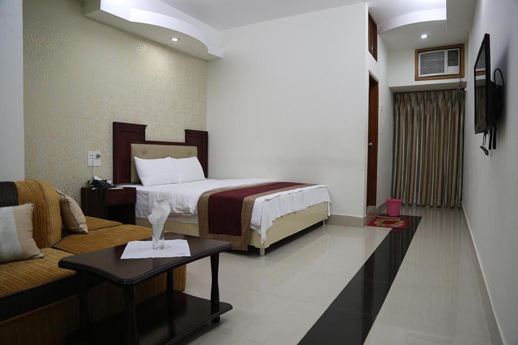 Hotel City Plaza Jessore ภายนอก รูปภาพ